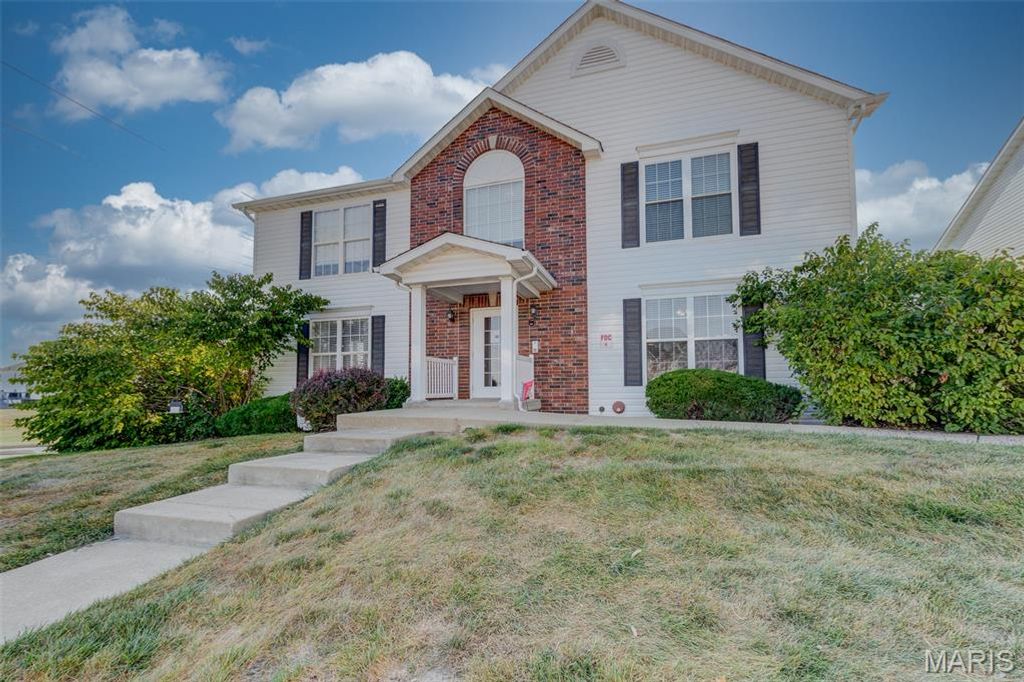 18 Homefield Gardens Drive 21N, O'fallon, MO 63366