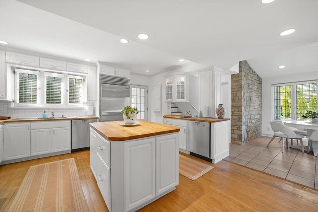 1140 Bywater LANE, Fox Point, WI 53217