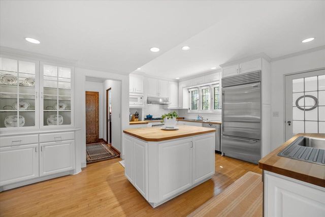 1140 Bywater LANE, Fox Point, WI 53217