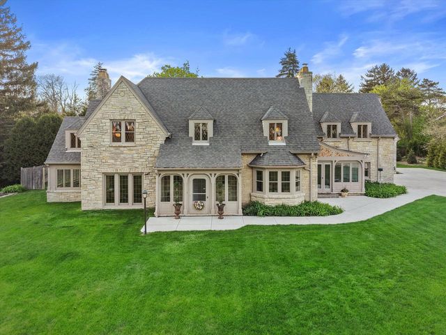 1140 Bywater LANE, Fox Point, WI 53217