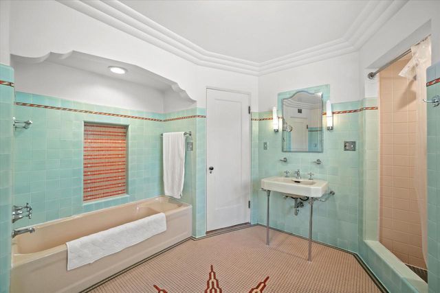 1140 Bywater LANE, Fox Point, WI 53217