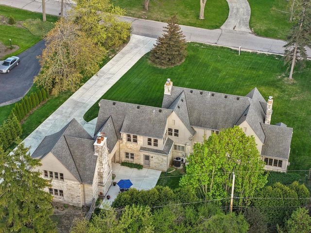 1140 Bywater LANE, Fox Point, WI 53217