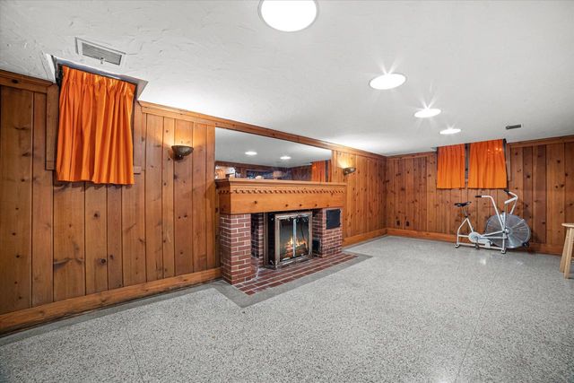 1140 Bywater LANE, Fox Point, WI 53217