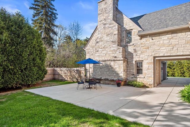 1140 Bywater LANE, Fox Point, WI 53217
