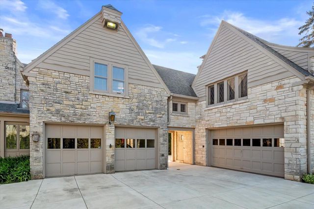 1140 Bywater LANE, Fox Point, WI 53217
