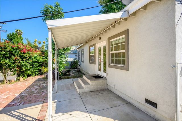 17429 Burbank Boulevard, Encino, CA 91316