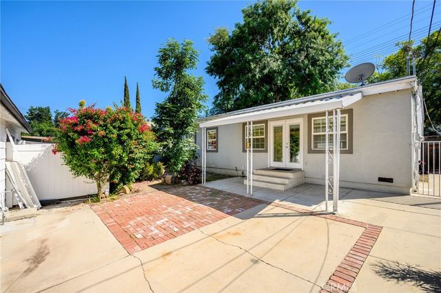 17429 Burbank Boulevard, Encino, CA 91316