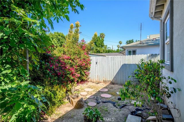 17429 Burbank Boulevard, Encino, CA 91316