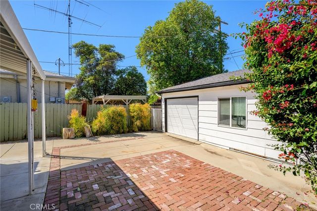 17429 Burbank Boulevard, Encino, CA 91316