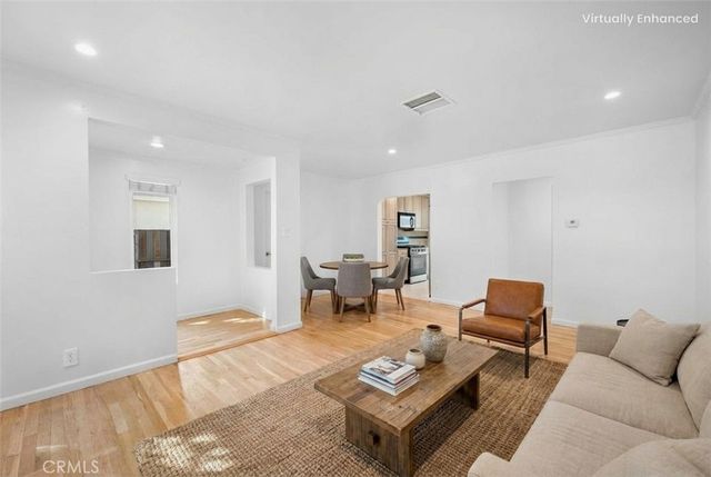 17429 Burbank Boulevard, Encino, CA 91316