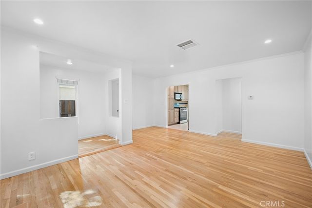 17429 Burbank Boulevard, Encino, CA 91316