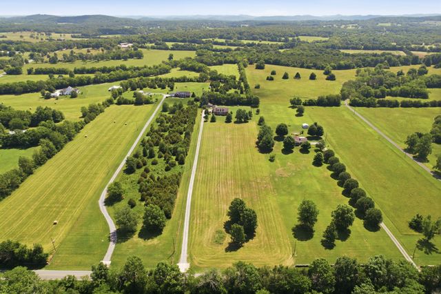 2453 Big Springs Rd, Lebanon, TN 37087