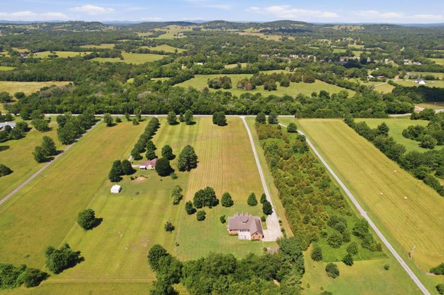 2453 Big Springs Rd, Lebanon, TN 37087