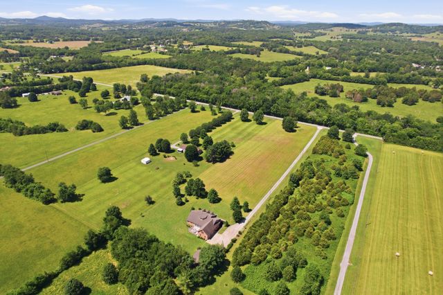 2453 Big Springs Rd, Lebanon, TN 37087