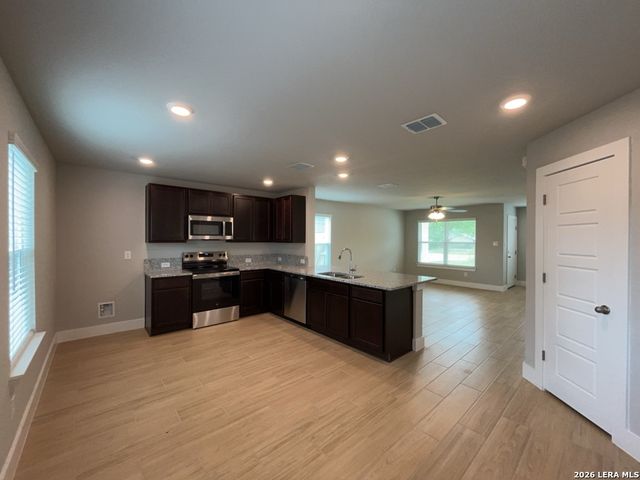 324 Mar Hill St, Seguin, TX 78155