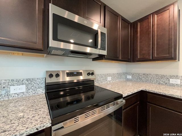 324 Mar Hill St, Seguin, TX 78155
