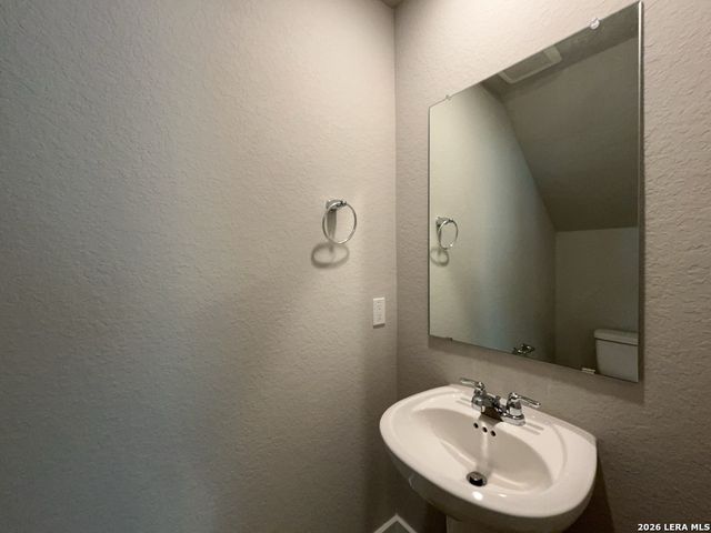 324 Mar Hill St, Seguin, TX 78155