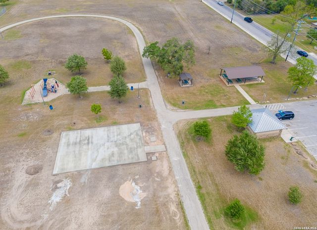 324 Mar Hill St, Seguin, TX 78155