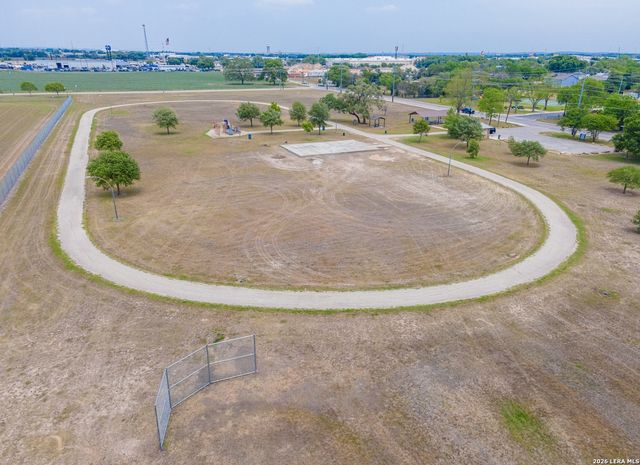 324 Mar Hill St, Seguin, TX 78155