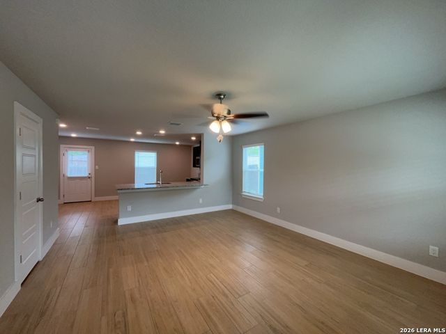 324 Mar Hill St, Seguin, TX 78155