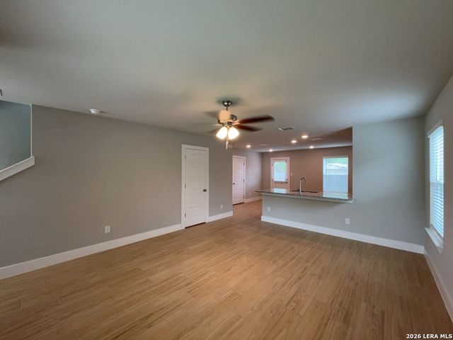 324 Mar Hill St, Seguin, TX 78155