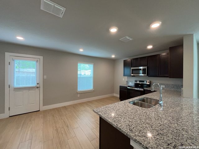 324 Mar Hill St, Seguin, TX 78155