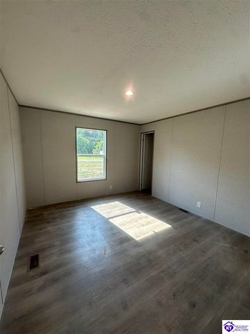 225 Browning Drive, Vine Grove, KY 40108