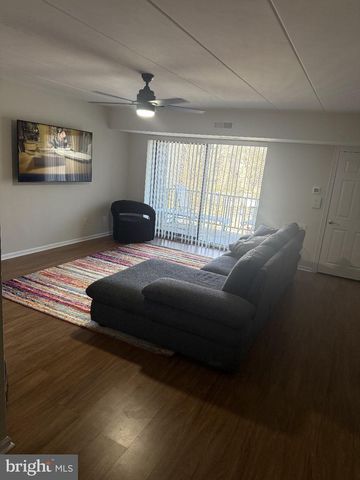 281 E VILLAGE ROAD, Southampton, PA 18966