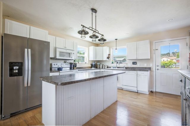 3315 CHIEF DR, Rapid City, SD 57701