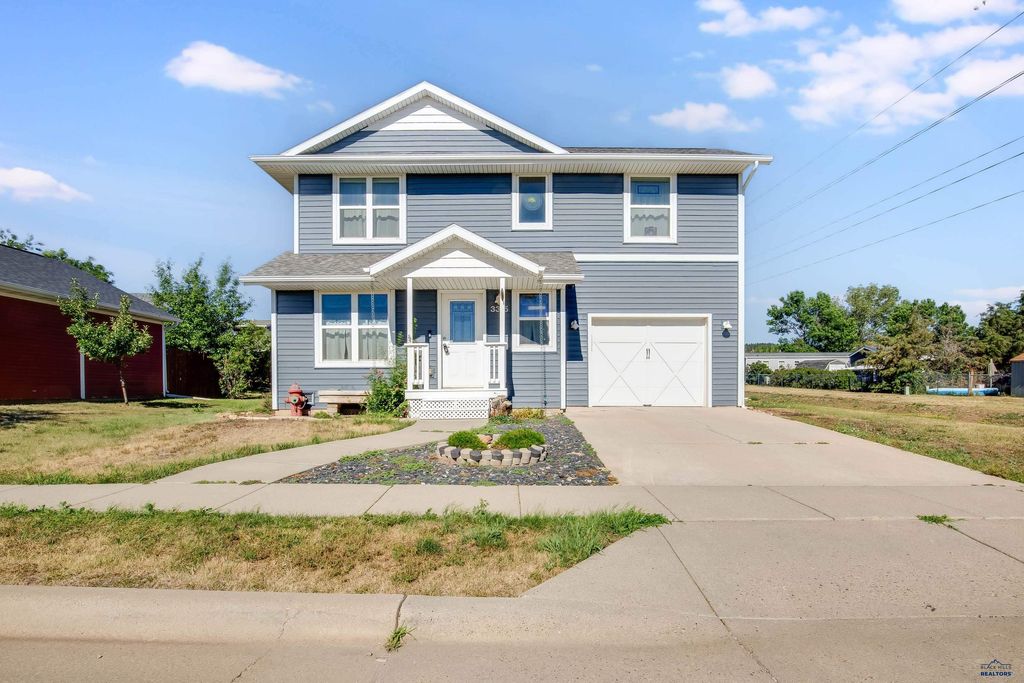 3315 CHIEF DR, Rapid City, SD 57701
