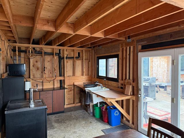 87 Lawrence Avenue, Watsonville, CA 95076