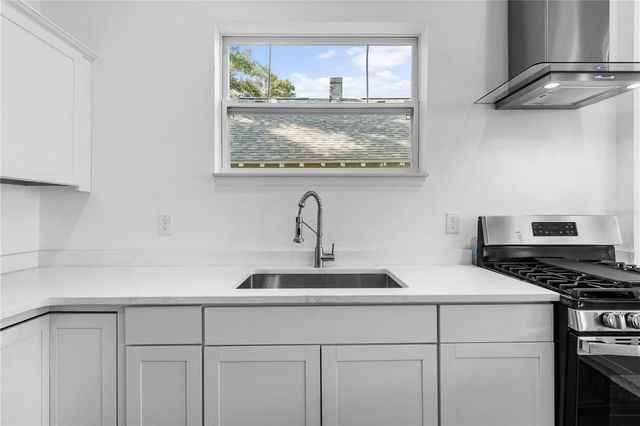 2141 UPTON COURT S, St Petersburg, FL 33712