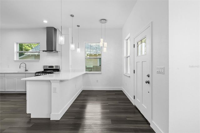 2141 UPTON COURT S, St Petersburg, FL 33712