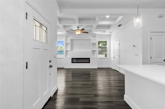 2141 UPTON COURT S, St Petersburg, FL 33712