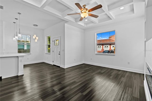 2141 UPTON COURT S, St Petersburg, FL 33712