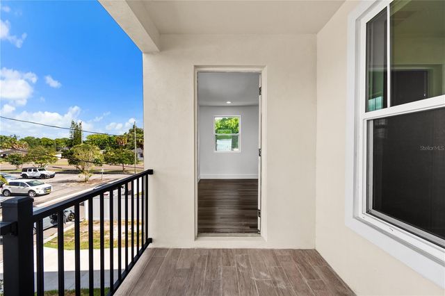 2141 UPTON COURT S, St Petersburg, FL 33712