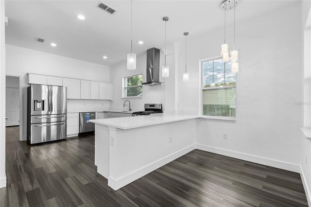 2141 UPTON COURT S, St Petersburg, FL 33712