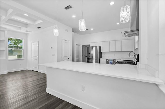 2141 UPTON COURT S, St Petersburg, FL 33712