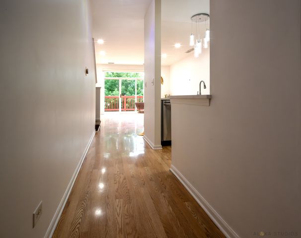 880 Genesee Drive, Naperville, IL 60563
