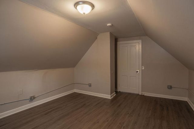 1220 Burr Street, Saint Paul, MN 55130