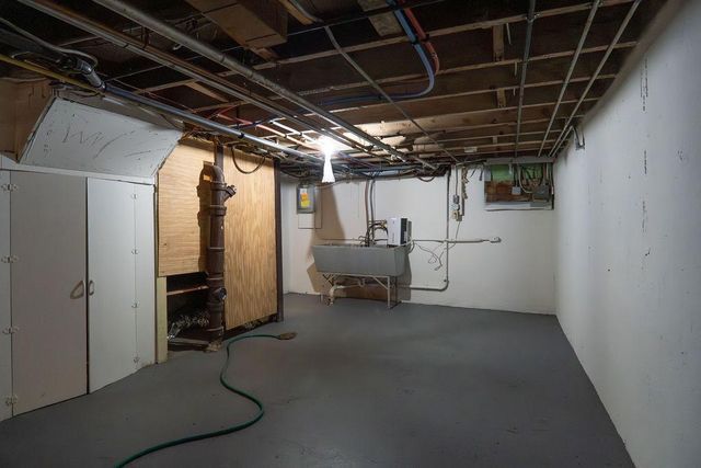 1220 Burr Street, Saint Paul, MN 55130