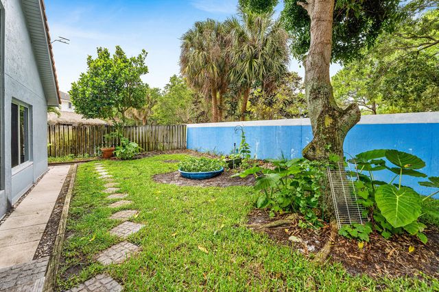 143 St Michaels Court, Jupiter, FL 33458
