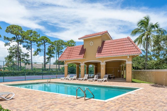 143 St Michaels Court, Jupiter, FL 33458