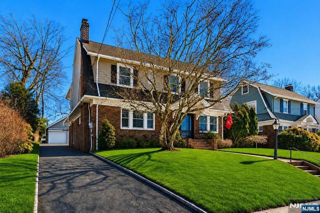 7 Wayland Drive, Verona, NJ 07044