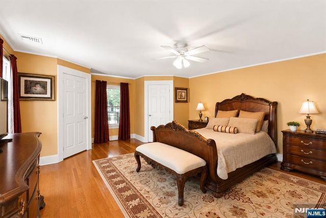 7 Wayland Drive, Verona, NJ 07044
