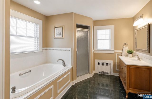 7 Wayland Drive, Verona, NJ 07044