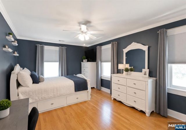 7 Wayland Drive, Verona, NJ 07044