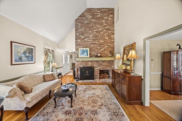 47 Peach Tree Rd, Barnstable, MA 02648
