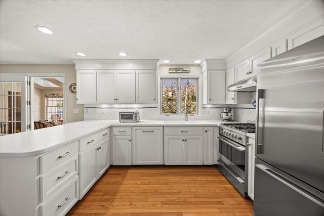 47 Peach Tree Rd, Barnstable, MA 02648