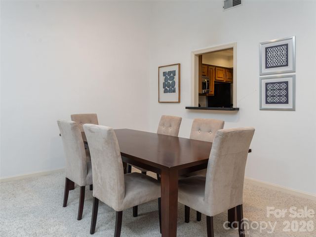 112 Live Oak Lane, Hendersonville, NC 28791